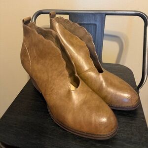 Mata Boho Western Scalloped Leather Booties Sz 10